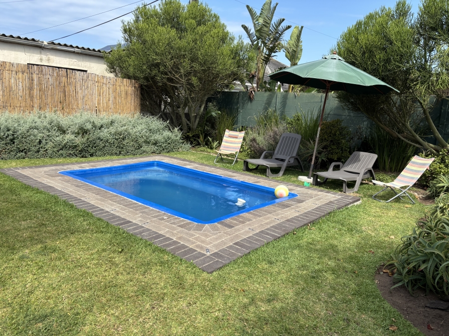 5 Bedroom Property for Sale in Kidds Beach Eastern Cape